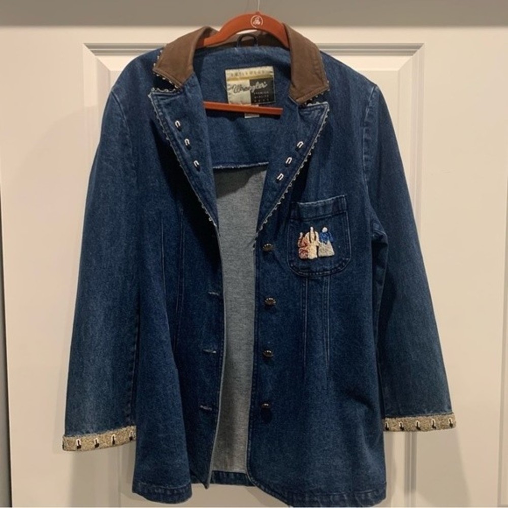 Vintage mixed media wrangler jacket size L. Leather , suede , cotton, beaded